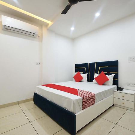 Hotel O Empire State Delhi  Bagian luar foto