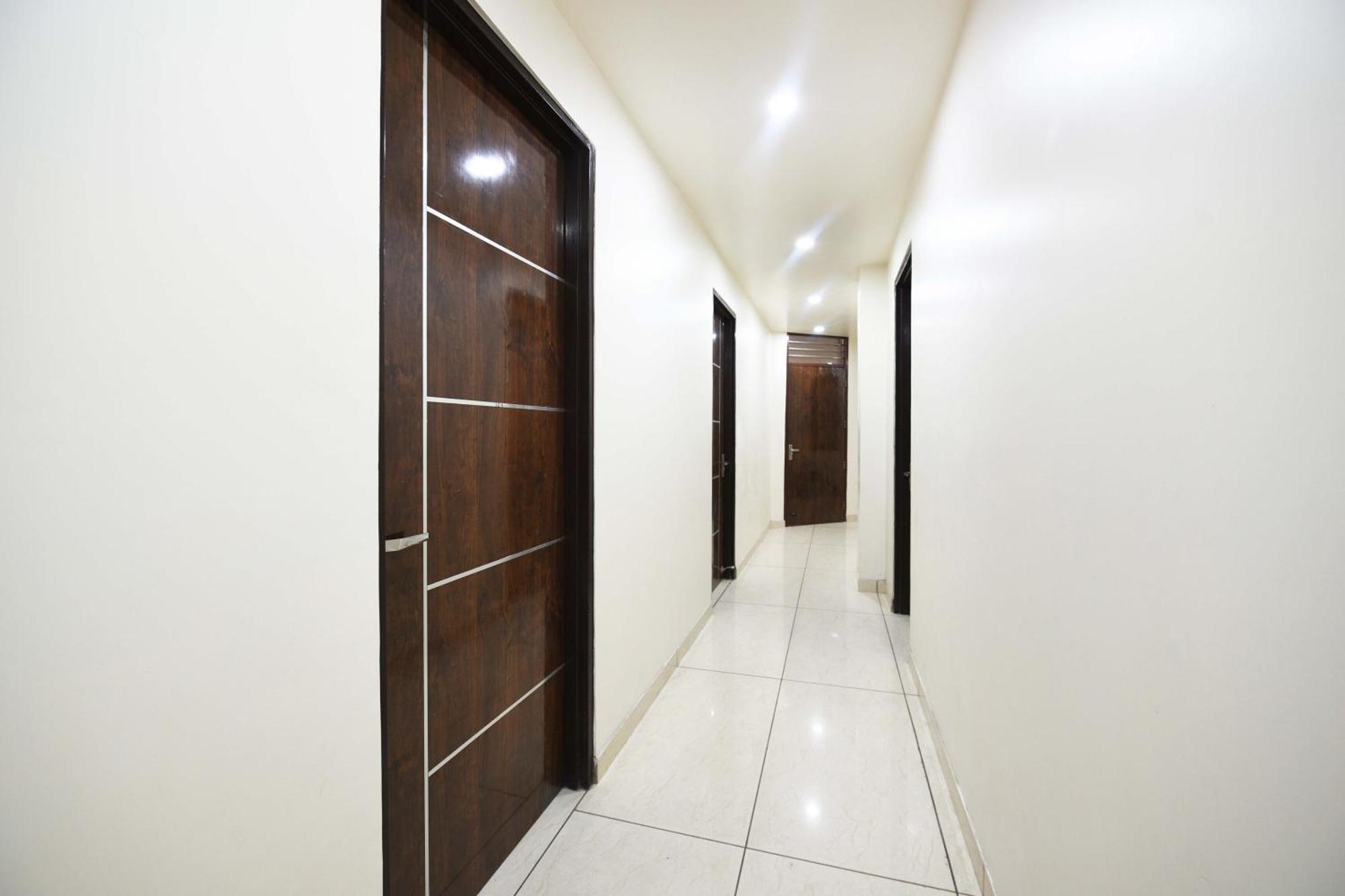 Hotel O Empire State Delhi  Bagian luar foto