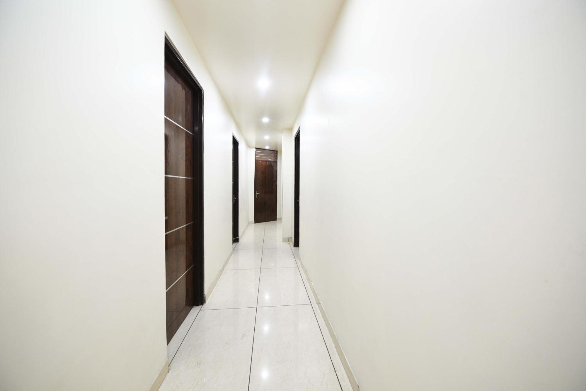 Hotel O Empire State Delhi  Bagian luar foto